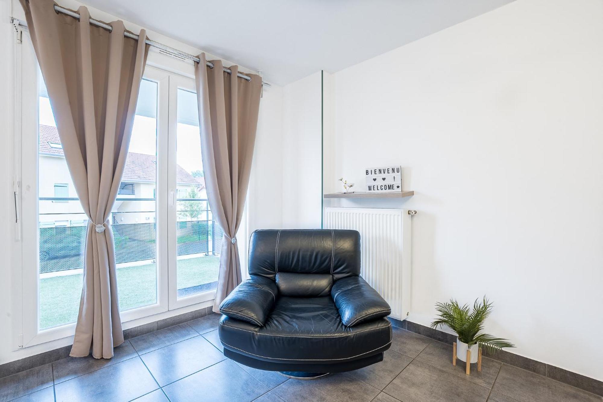 Spacieux - 4 Pers' - Balcon - 2 Lits - Parking Woippy Exterior foto